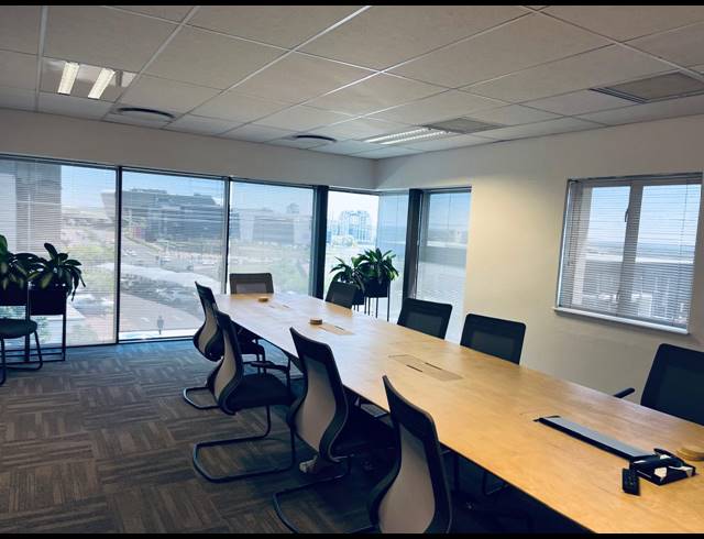 1,348M² OFFICE TO LET IN VORNA VALLEY